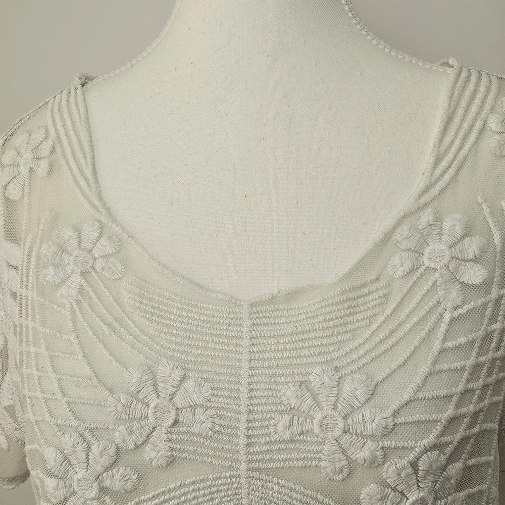 Express Vintage White Lace Sheer Blouse Short Sleeve Floral Mesh Top Women Sz M - Picture 4 of 10